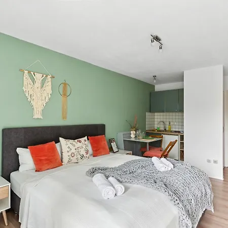 Sali Homes - Cozy Studio In Bayreuth With Ideal Access To A9 - Perfect For Ski And Cycling Enthusiasts! Zewnętrze zdjęcie