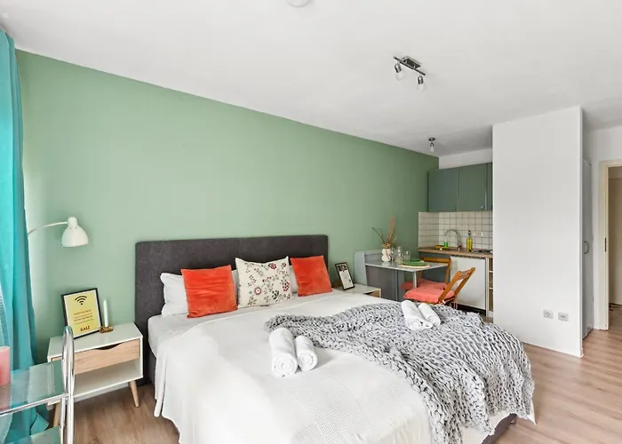 Sali Homes - Cozy Studio In Bayreuth With Ideal Access To A9 - Perfect For Ski And Cycling Enthusiasts!